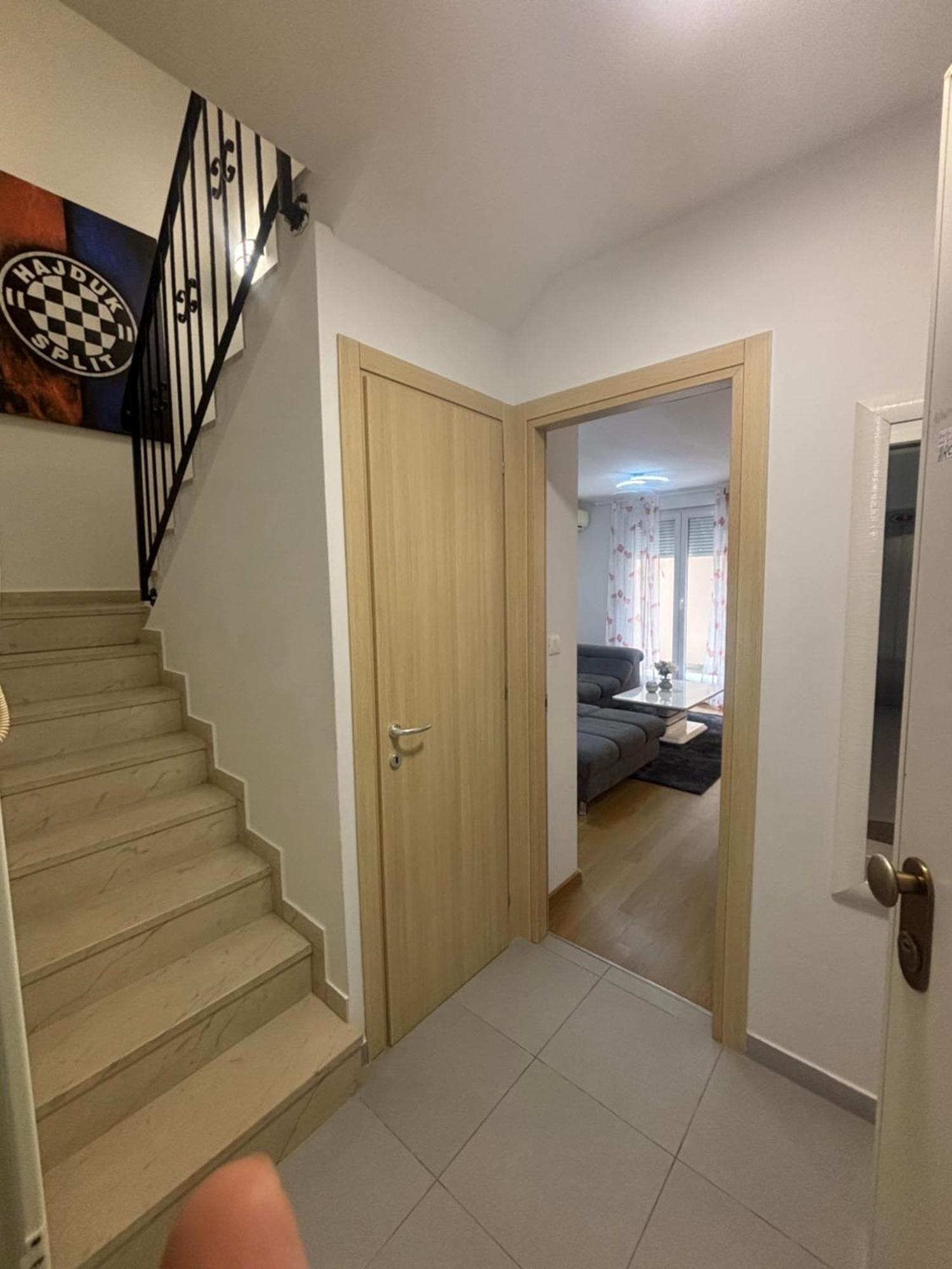 Apartment Dalmatinos Split Znjan Eksteriør billede