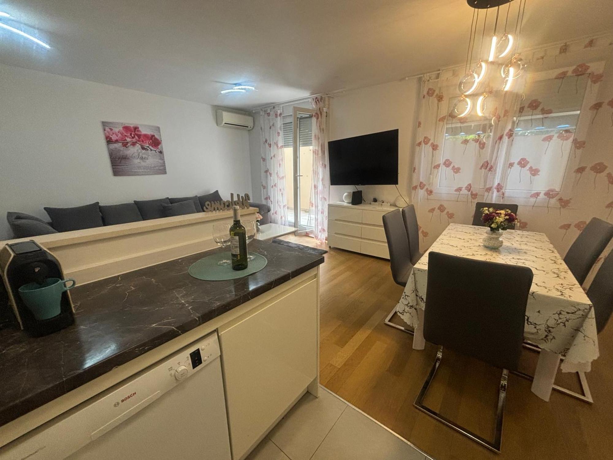 Apartment Dalmatinos Split Znjan Eksteriør billede